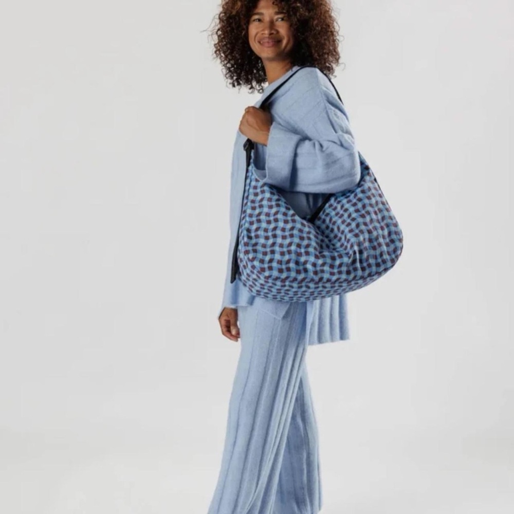 Baggu  Blue and Brown Wavy gingham  Patterned large crescent - Picture 3 of 6